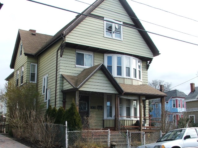 18 Herbert St, Lynn, MA 01902 