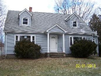 2 Charlton Rd, Dudley, MA 01571 