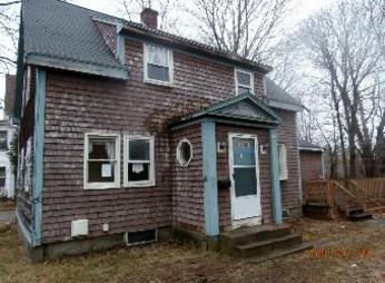 61 Oak St, Middleboro, MA 02346 