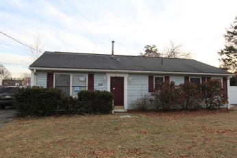 810 Allen St, Springfield, MA 01118 