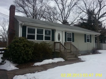 17 Deerfield Lane, Bellingham, MA 02019 