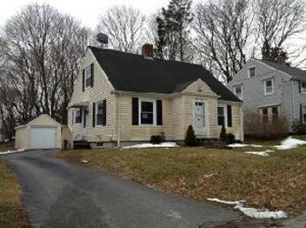 91 Sanford Ave, Somerset, MA 02726 