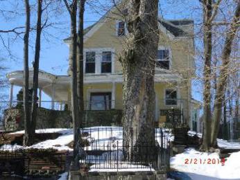 72 Ames St, Lawrence, MA 01841 