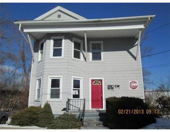 6 Elm St, Webster, MA 01570 