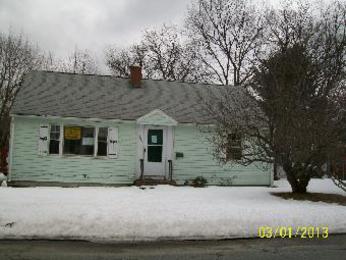276 Douglas Rd, Lowell, MA 01852 
