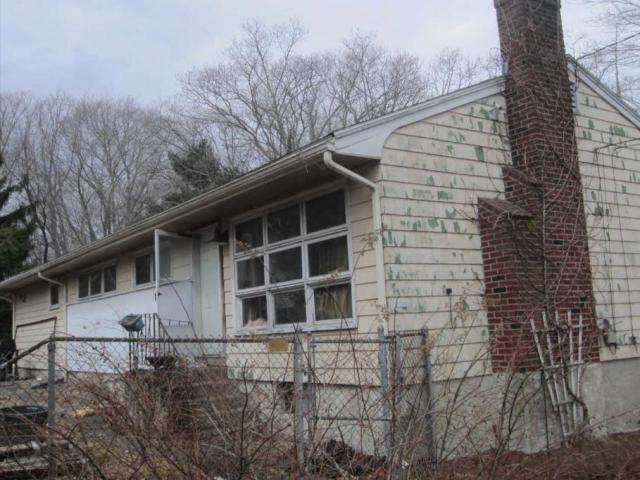 276 Sprague St, Dedham, MA 02026 