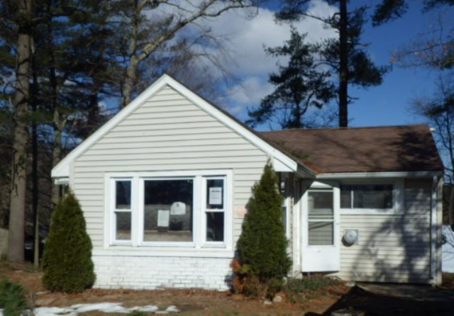 42 Oak Pl, Halifax, MA 02338 