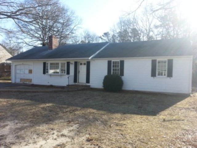 94 Monomoy Cir, Centerville, MA 02632 