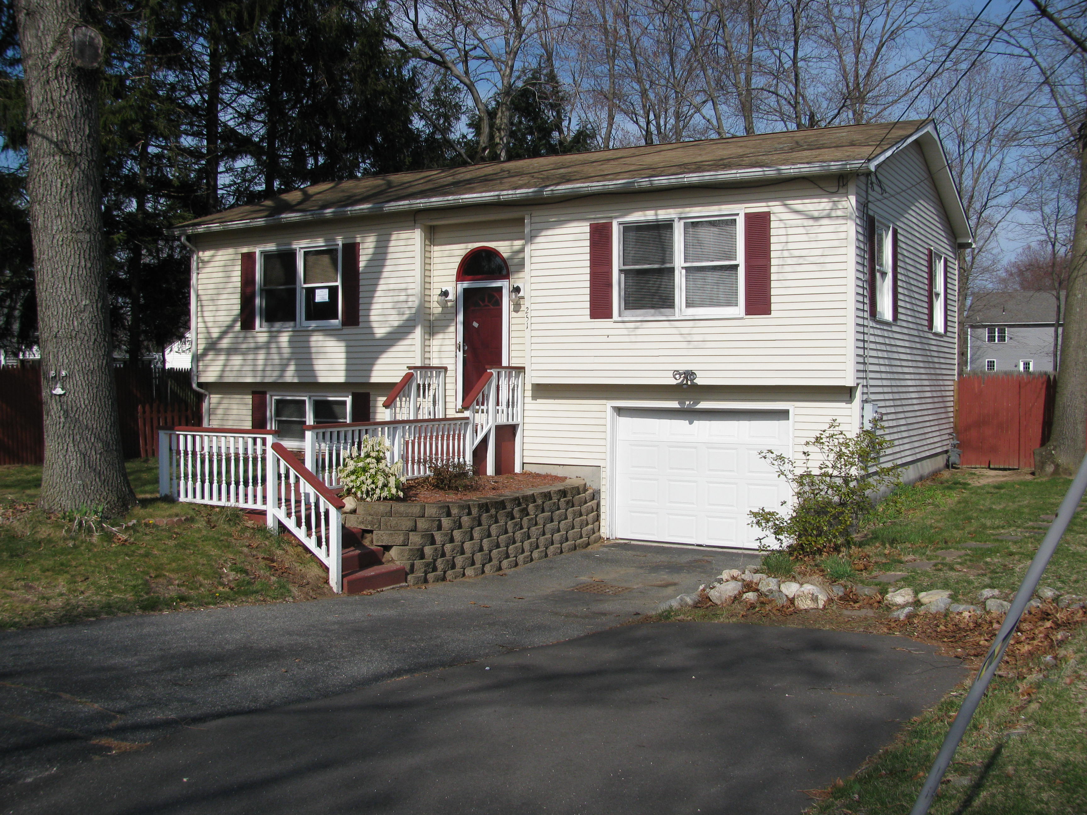 251 Senator St, Springfield, MA 01129 