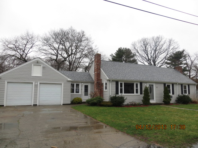 24 Fairfield St, Seekonk, MA 02771 