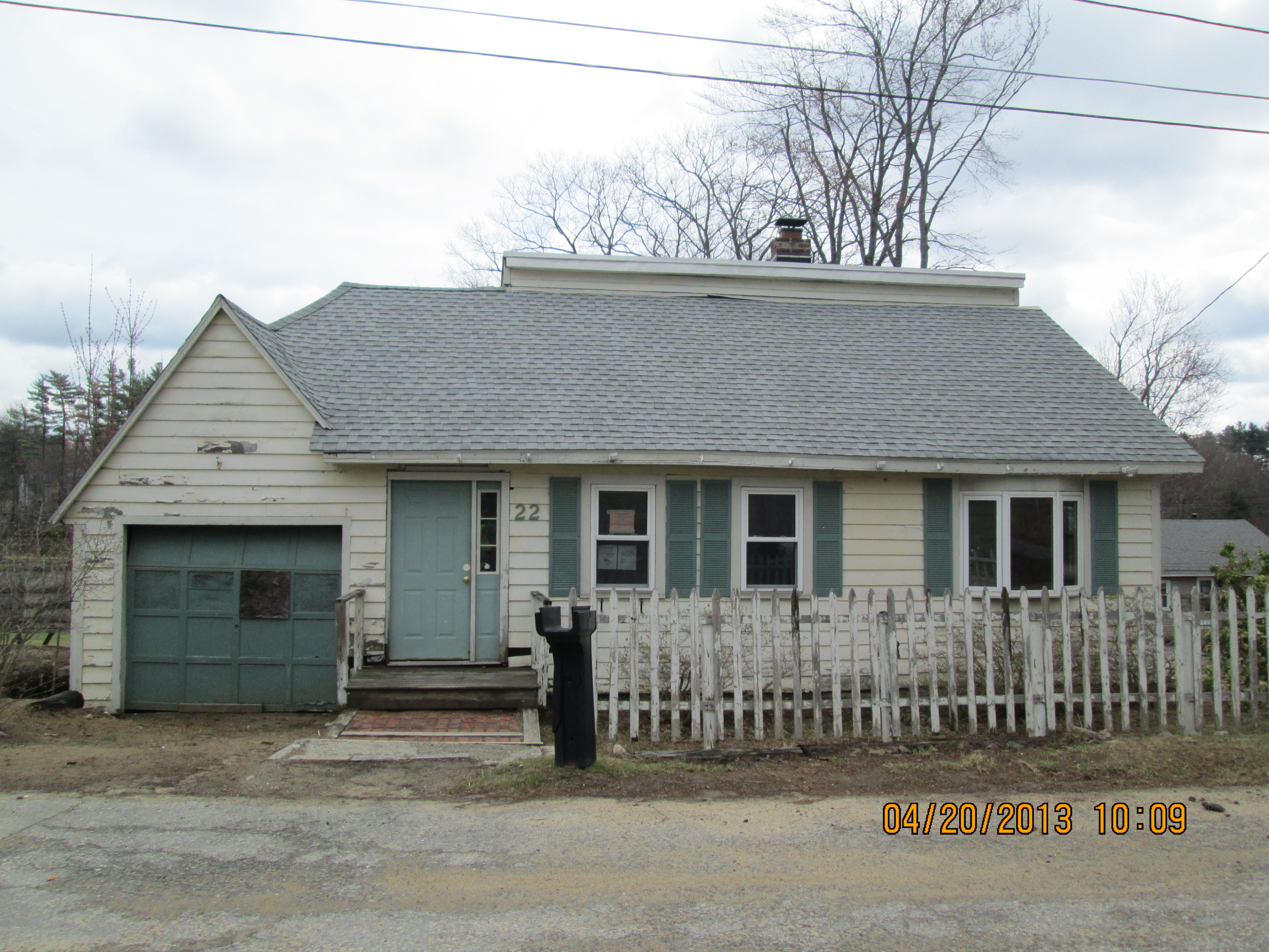 22 Watkins Rd, Gardner, MA 01440 