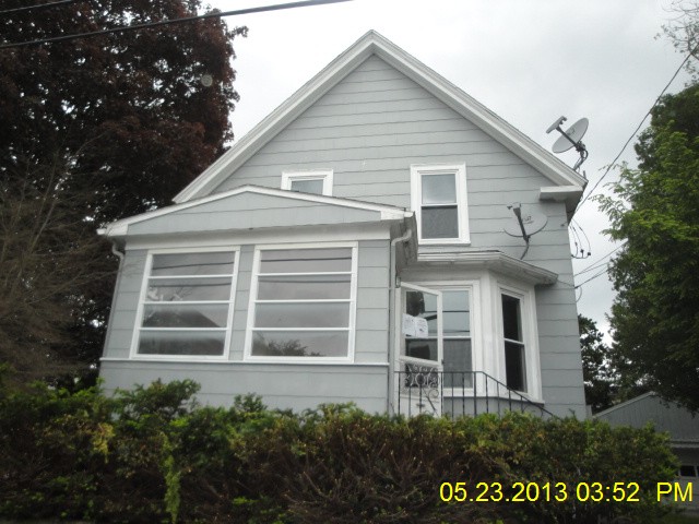 99 Weare St, Lawrence, MA 01843 