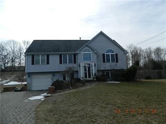 101 Ridgewood Dr., Taunton, MA 02780 