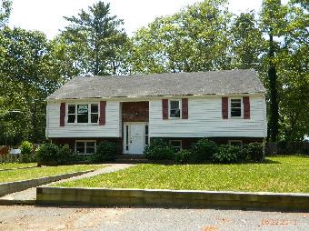 8 Wren Terrace, Wareham, MA 02571 