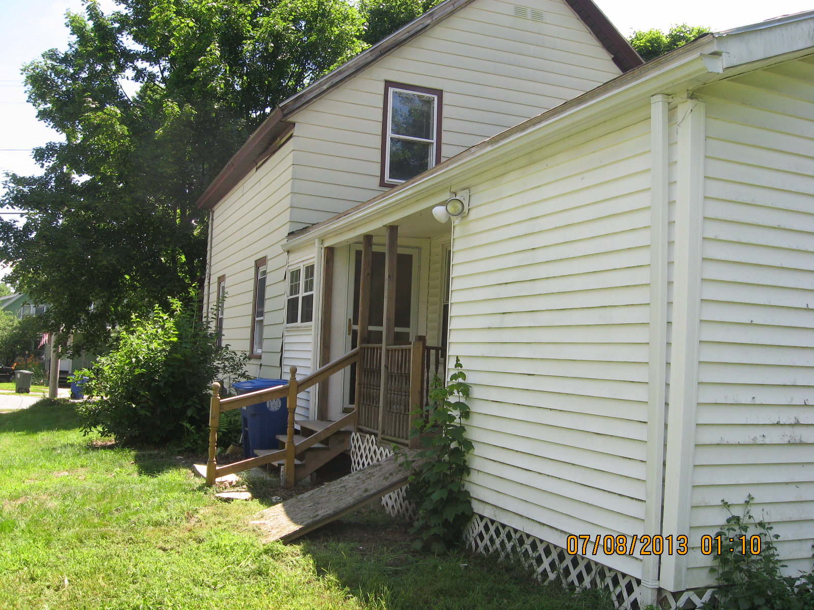 83 Tolman Ave, Leominster, MA 01453 