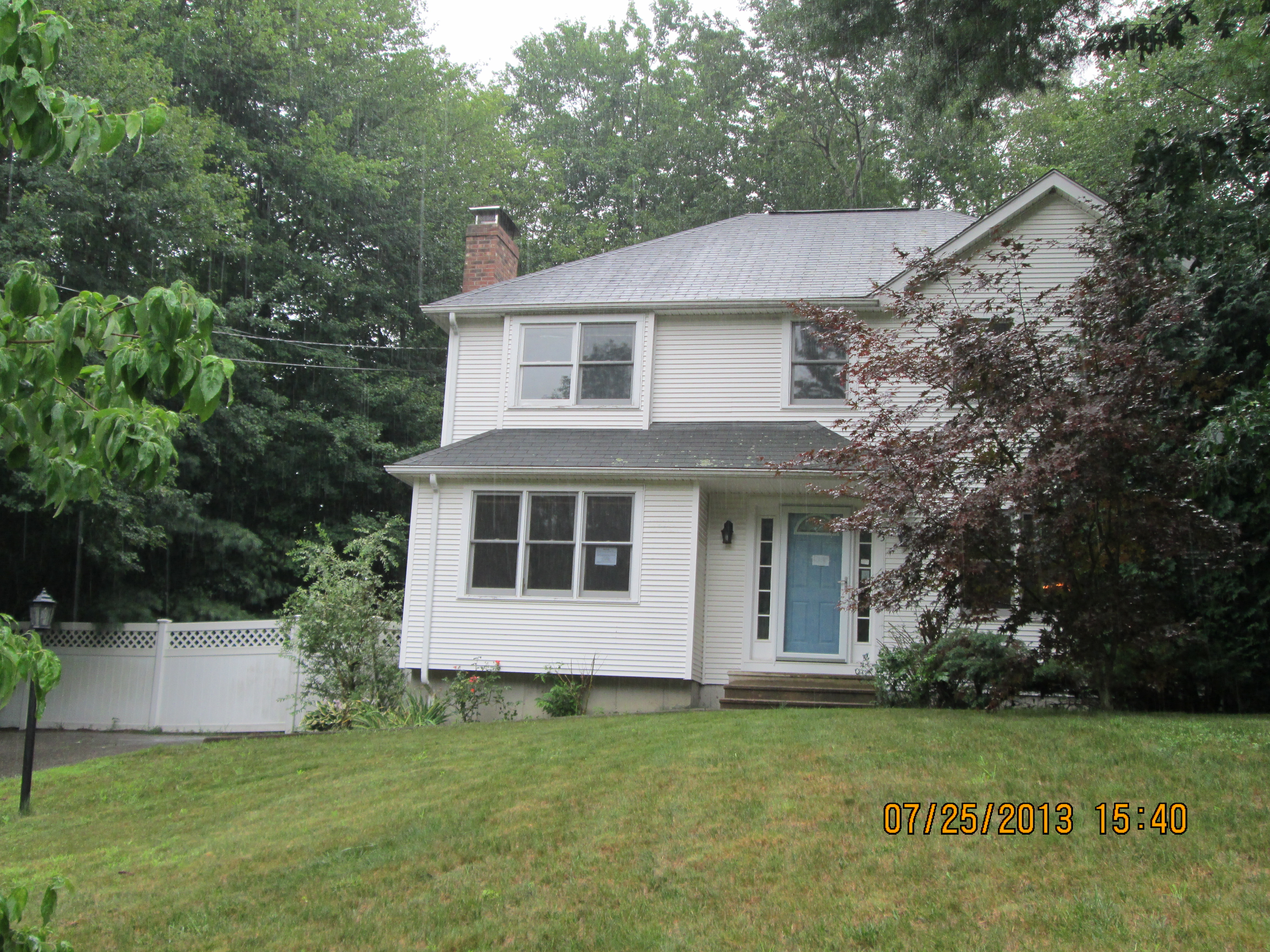 33 Brian Circle, Northbridge, MA 01534 