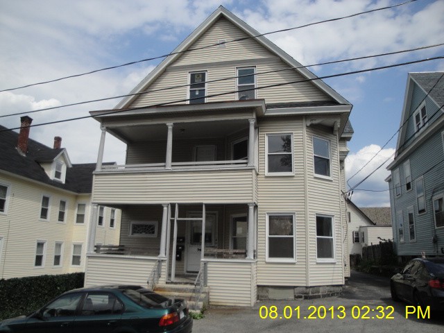 68 Gates St, Lowell, MA 01851 