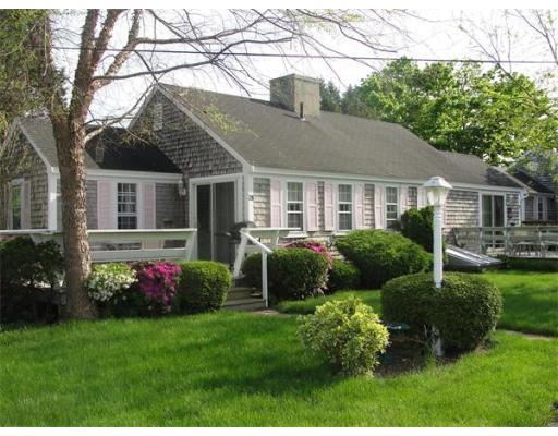 230 Gosnold St, Barnstable, MA 02630 