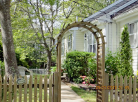 9 Breakwater Shores Dr, Hyannis, MA 02601 