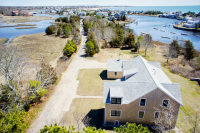 19 Ladd Rd, Centerville, MA 02632 