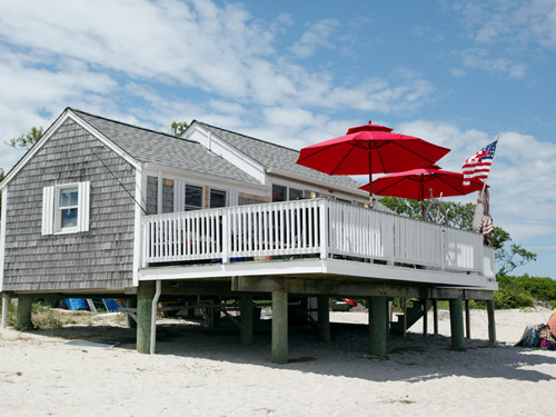 299 Harbor Point Rd, Cummaquid, MA 02637 