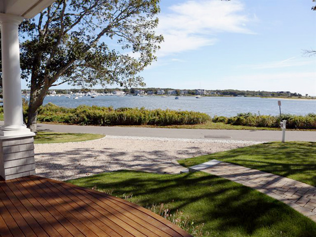 19 Vineyard St, East Falmouth, MA 02536 