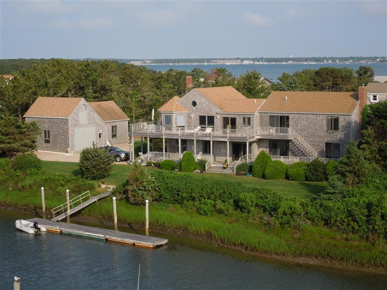 18 Channel Point Dr, West Yarmouth, MA 02673 