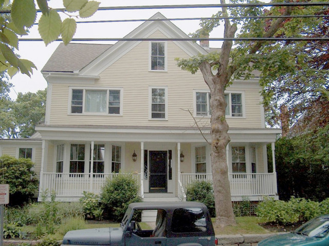 41 Millfield St, Woods Hole, MA 02543 
