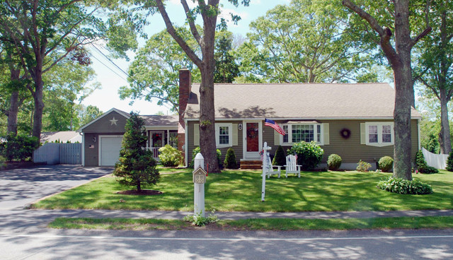 316 Shore Rd, Bourne, MA 02532 