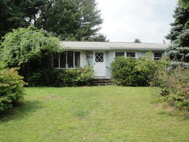 159 Casey Dr, Chicopee, MA 01020 