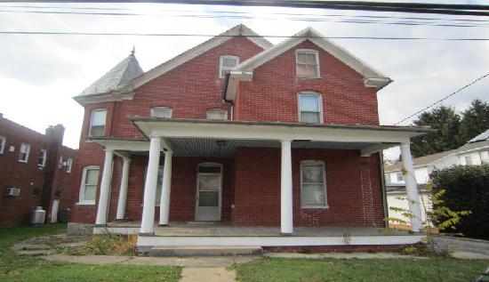 13 Maple Ave, Walkersville, MD 21793