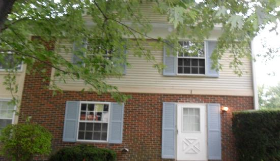 1 Falls Chapel Way A, Reisterstown, MD 21136