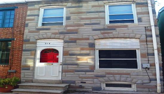 318 S Chapel St, Baltimore, MD 21231 