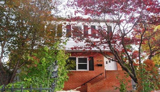 3810 Oliver St, Hyattsville, MD 20782 