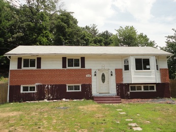 5620 Helmont Dr, Oxen Hill, MD 20745 