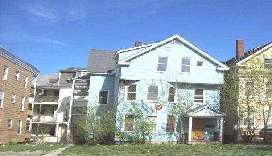 10 College St, Lewiston, ME 04240 