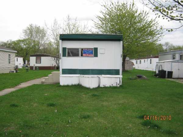5925 E Maple, Romulus, MI 48174 