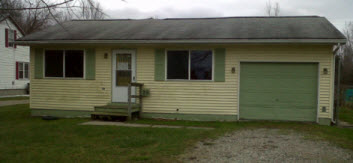 28 Fry Street, Croswell, MI 48422 