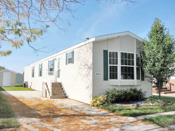 38139 DUCHARME, Clinton Township, MI 48038 