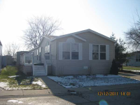 17124 St George #695, Macomb, MI 48044 