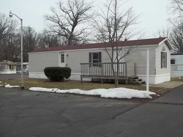 G4493 Fenton Rd #D, Burton, MI 48529 