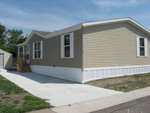 4140 Riverview Circle, Mount Clemens, MI 48043 