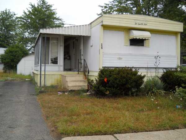 229 South Lyon Woods, South Lyon, MI 48178 