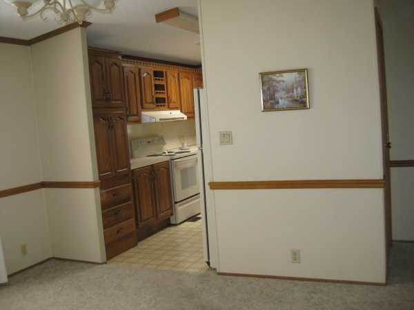 305 Cadgewith West, Lansing, MI 48906 
