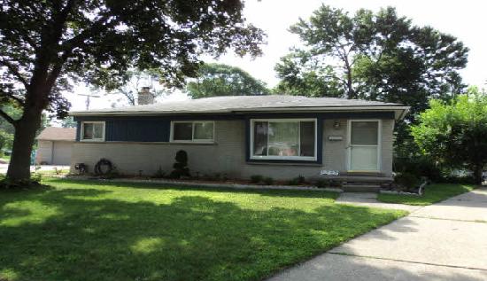 1240 Ralph St, Garden City, MI 48135 