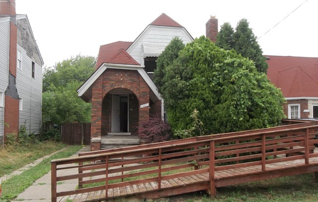 13061 Kilborne, Detroit, MI 48213 