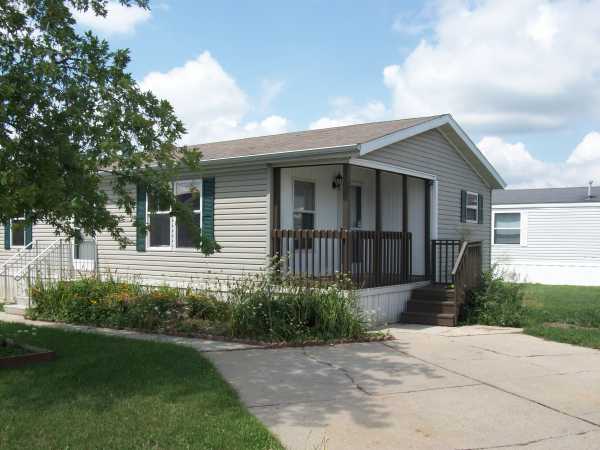 23 Pine Dr, Mason, MI 48854 