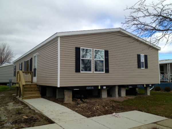 17167 Easterbridge #224, Macomb, MI 48044 