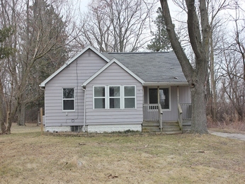 2052 Delaney St, Burton, MI 48509 