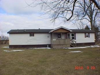 3955 Smith Crossing Rd, Freeland, MI 48623 